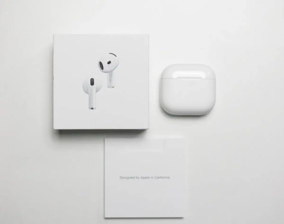 AUDIFONOS AIRPODS 4TA GENERACION APPLE